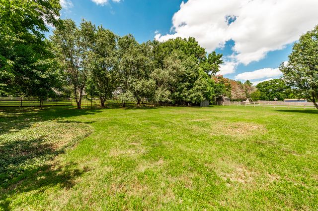 628 Vaughans Gap Rd, Spring Hill, TN 37174