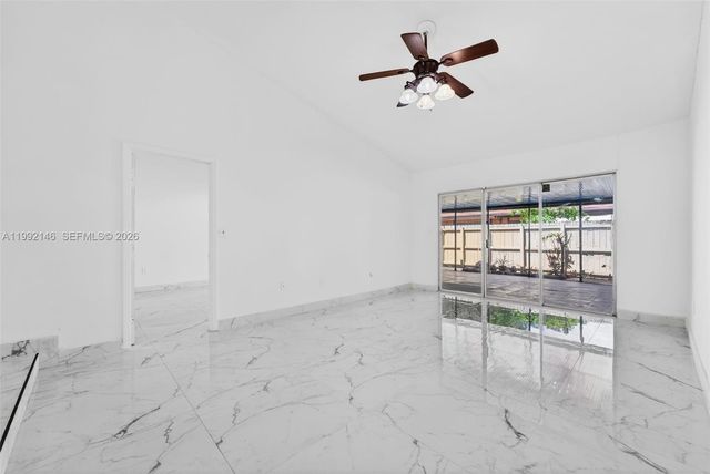 10351 Juniper Ct, Pembroke Pines, FL 33026