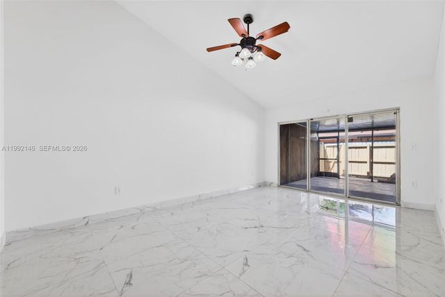 10351 Juniper Ct, Pembroke Pines, FL 33026