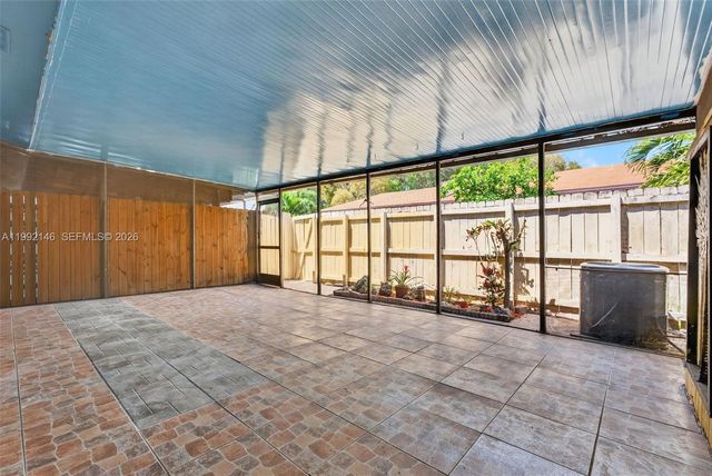 10351 Juniper Ct, Pembroke Pines, FL 33026