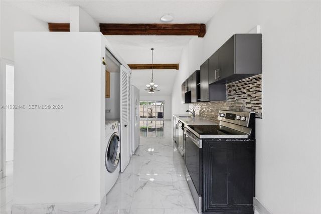 10351 Juniper Ct, Pembroke Pines, FL 33026