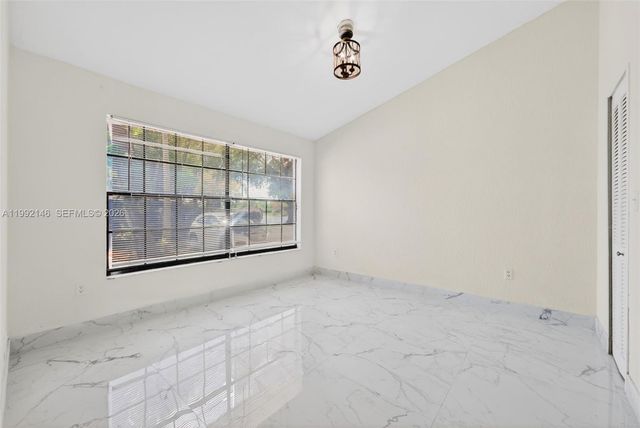 10351 Juniper Ct, Pembroke Pines, FL 33026