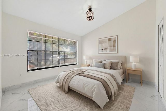 10351 Juniper Ct, Pembroke Pines, FL 33026