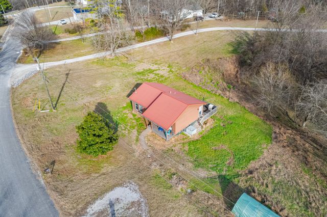2070 Garner Rd, Mount Pleasant, TN 38474