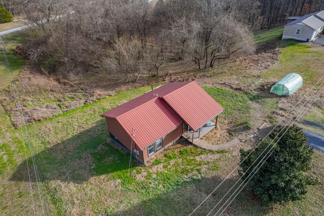 2070 Garner Rd, Mount Pleasant, TN 38474