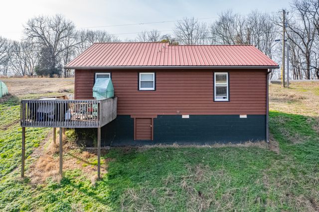 2070 Garner Rd, Mount Pleasant, TN 38474