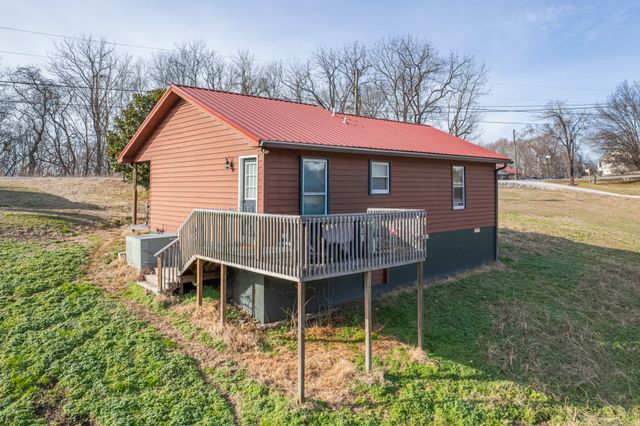 2070 Garner Rd, Mount Pleasant, TN 38474