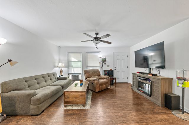 2070 Garner Rd, Mount Pleasant, TN 38474