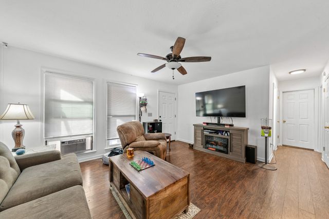 2070 Garner Rd, Mount Pleasant, TN 38474