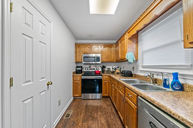 2070 Garner Rd, Mount Pleasant, TN 38474