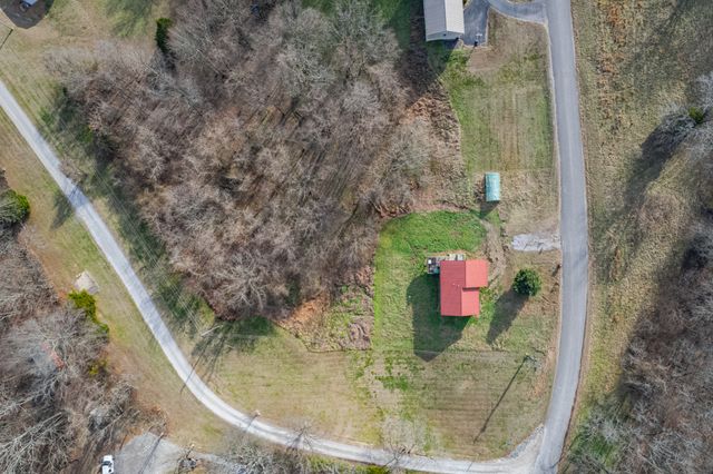 2070 Garner Rd, Mount Pleasant, TN 38474