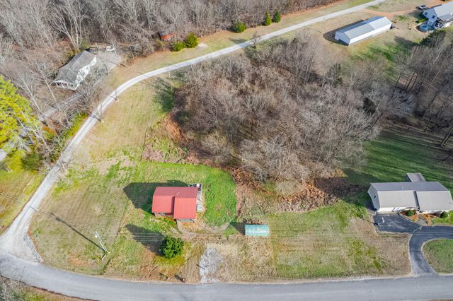 2070 Garner Rd, Mount Pleasant, TN 38474