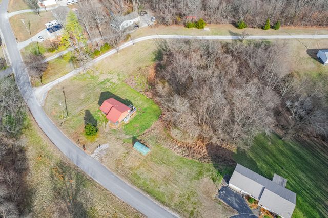 2070 Garner Rd, Mount Pleasant, TN 38474