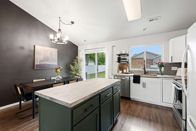1724 W Sienna Ln, Spokane, WA 99208