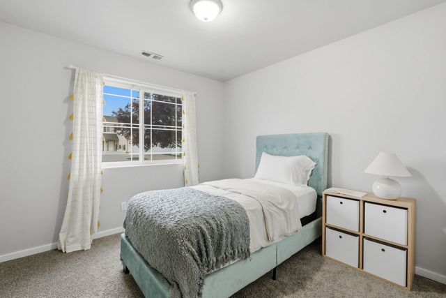 1724 W Sienna Ln, Spokane, WA 99208