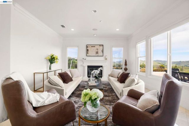 950 Winsford Ct, San Ramon, CA 94583