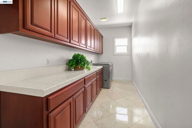 950 Winsford Ct, San Ramon, CA 94583