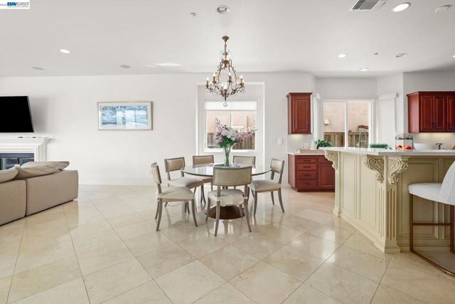 950 Winsford Ct, San Ramon, CA 94583