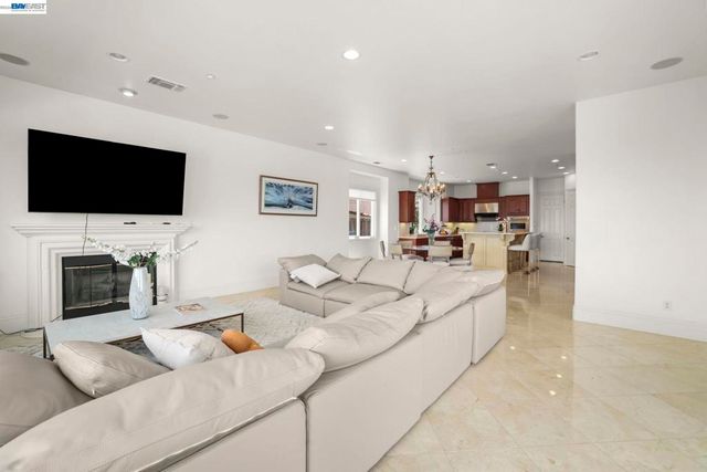 950 Winsford Ct, San Ramon, CA 94583