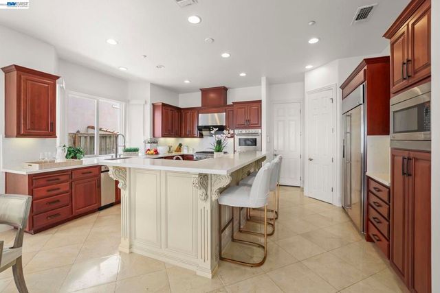 950 Winsford Ct, San Ramon, CA 94583