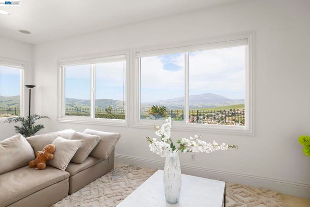 950 Winsford Ct, San Ramon, CA 94583