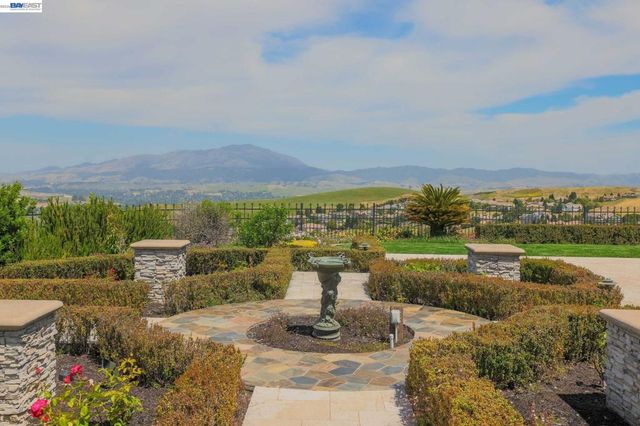 950 Winsford Ct, San Ramon, CA 94583