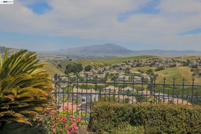 950 Winsford Ct, San Ramon, CA 94583