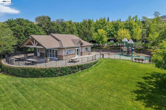 950 Winsford Ct, San Ramon, CA 94583