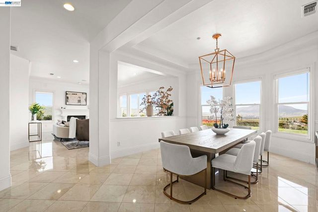 950 Winsford Ct, San Ramon, CA 94583
