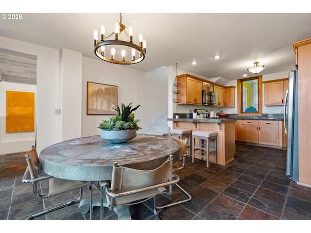 3360 Sw FAIRMOUNT Blvd, Portland, OR 97239