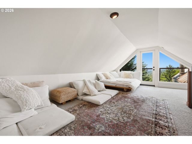 3360 Sw FAIRMOUNT Blvd, Portland, OR 97239