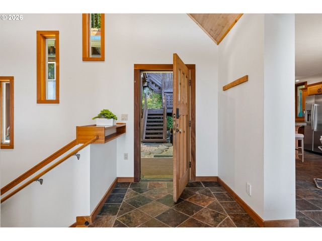 3360 Sw FAIRMOUNT Blvd, Portland, OR 97239