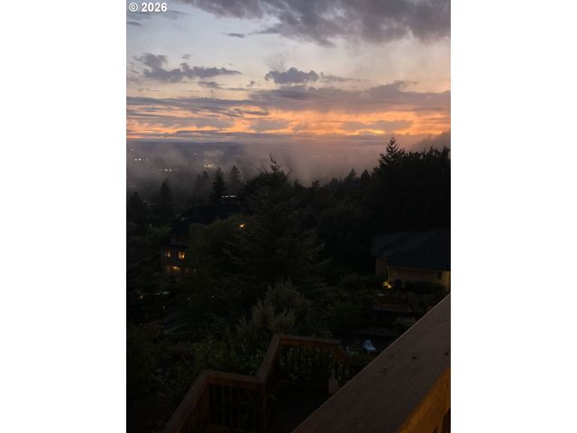 3360 Sw FAIRMOUNT Blvd, Portland, OR 97239