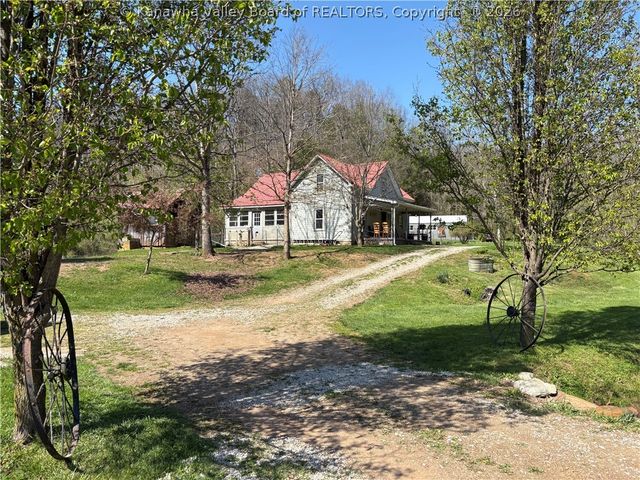 4065 Mill Creek Road, Mount Alto, WV 25264
