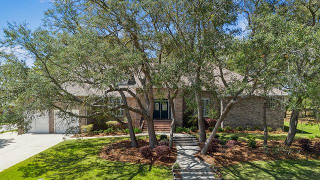 1029 Lake Way Drive, Niceville, FL 32578