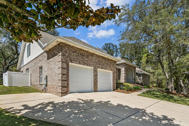 1029 Lake Way Drive, Niceville, FL 32578