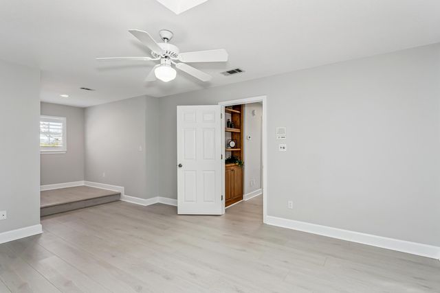 1029 Lake Way Drive, Niceville, FL 32578