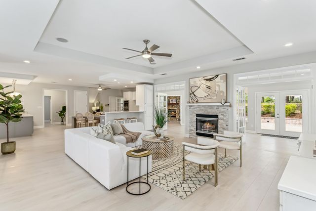 1029 Lake Way Drive, Niceville, FL 32578