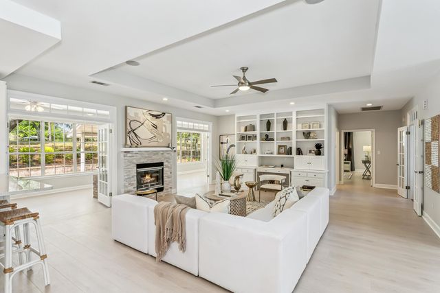 1029 Lake Way Drive, Niceville, FL 32578