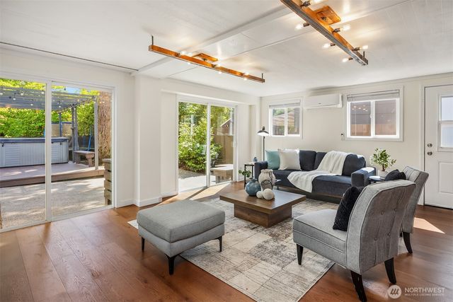 303 NW 117th Street, Seattle, WA 98177
