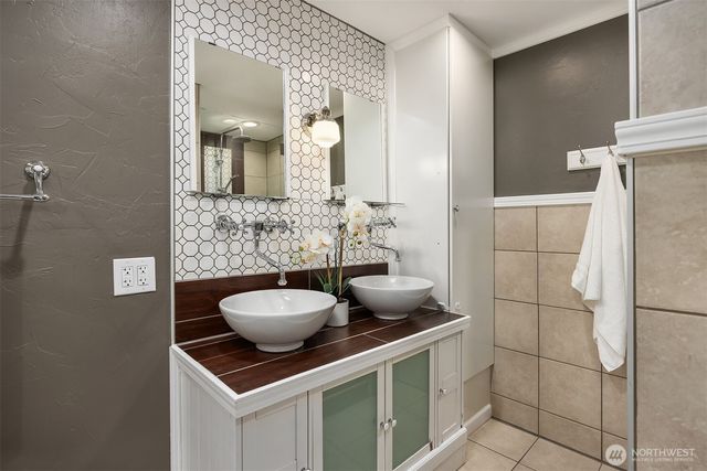 303 NW 117th Street, Seattle, WA 98177