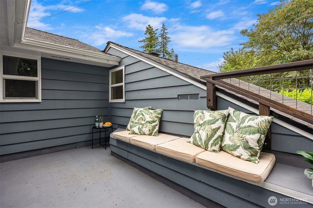 303 NW 117th Street, Seattle, WA 98177