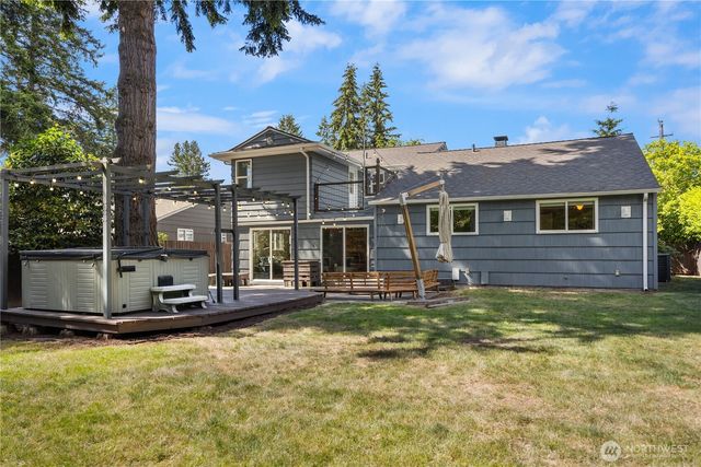303 NW 117th Street, Seattle, WA 98177