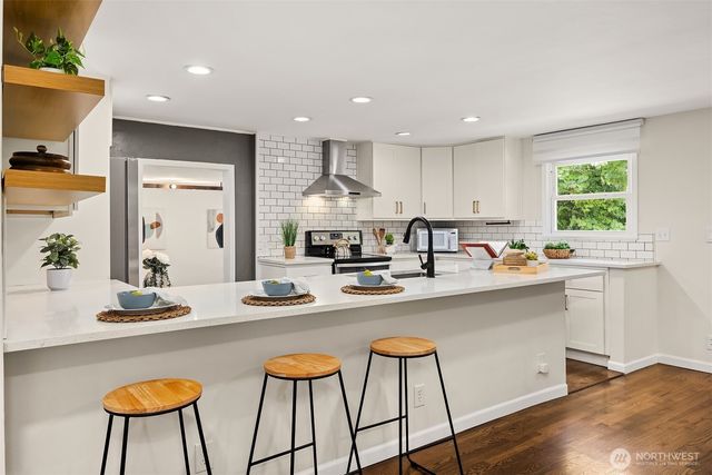 303 NW 117th Street, Seattle, WA 98177