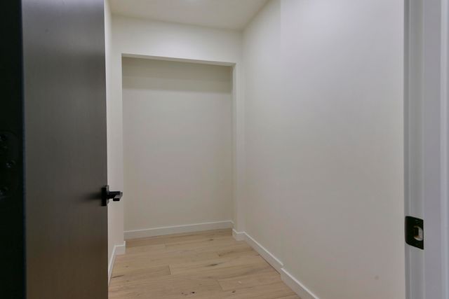 2274 S Edgewater Drive, Springfield, MO 65804