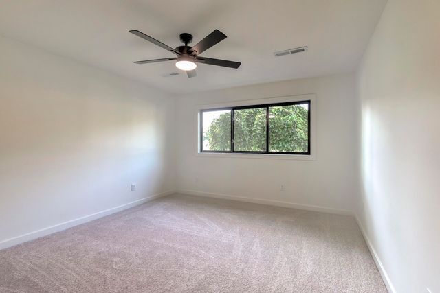 2274 S Edgewater Drive, Springfield, MO 65804