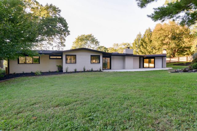 2274 S Edgewater Drive, Springfield, MO 65804