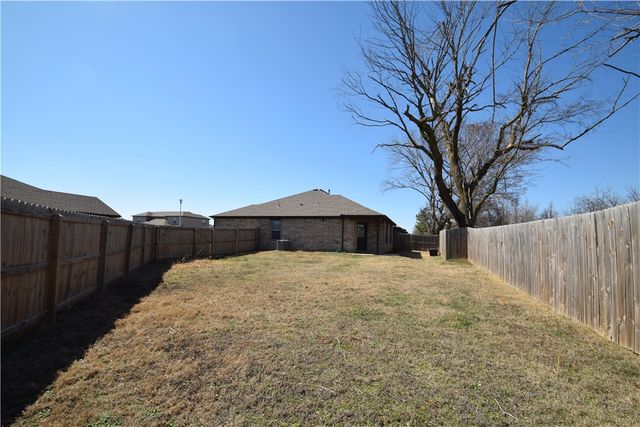 1570 & 1572 Sandpiper Street, Centerton, AR 72719