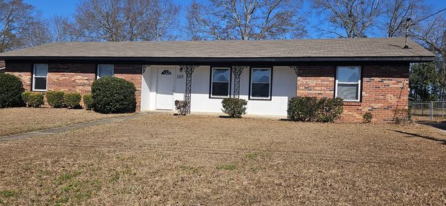 1801 Westover Drive, Dothan, AL 36303