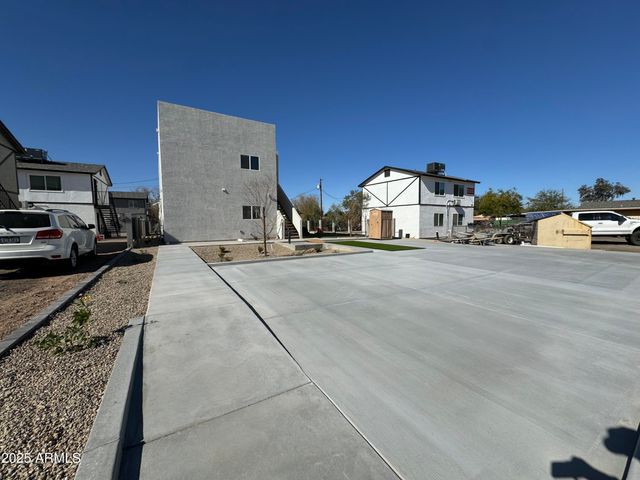 6630 S 11th Street 1, Phoenix, AZ 85042